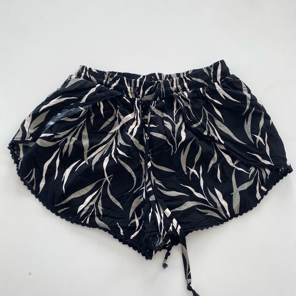 Cotton On flowy shorts